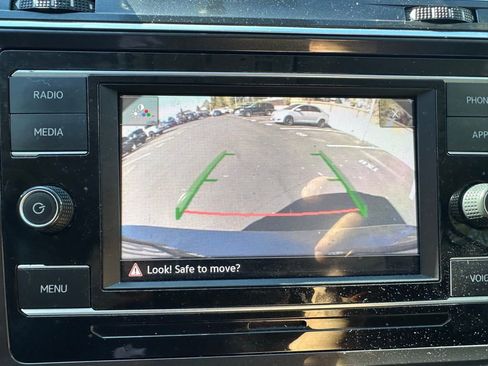 Used 2021 Volkswagen Tiguan S image 12