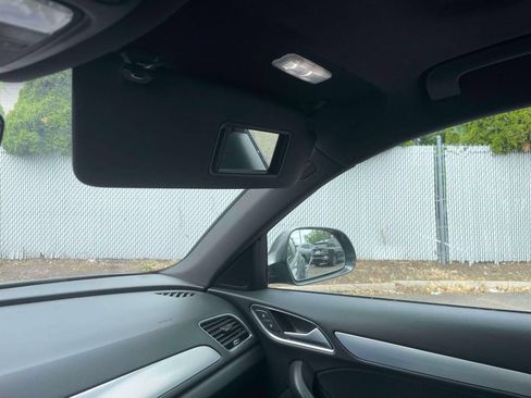 Used 2018 Audi Q3 2.0T Premium FWD image 32