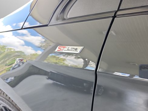 Used 2021 Ford Edge ST-Line FWD image 31