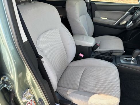 Used 2017 Subaru Forester 2.5i Premium AWD/4WD image 49