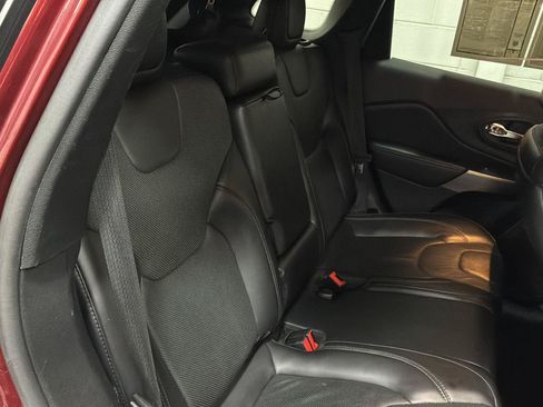 Used 2020 Jeep Cherokee Limited w/ Technology Group FWD image 21