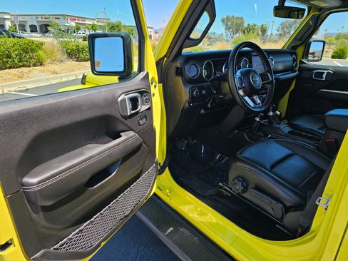 Used 2023 Jeep Wrangler Unlimited Sahara w/ Cold Weather Group AWD/4WD image 15