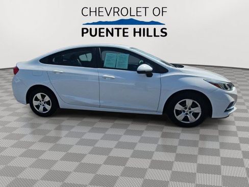 Used 2018 Chevrolet Cruze LS FWD image 9