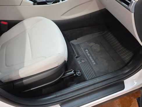 Certified 2025 Hyundai Tucson SEL image 10
