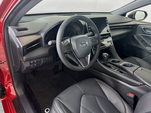 Used 2022 Toyota Avalon XLE image 9