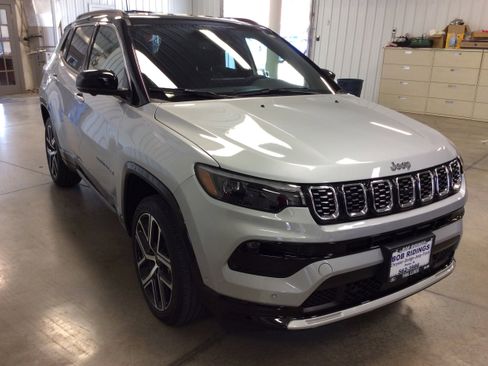 Used 2025 Jeep Compass Limited w/ Elite Group image 8