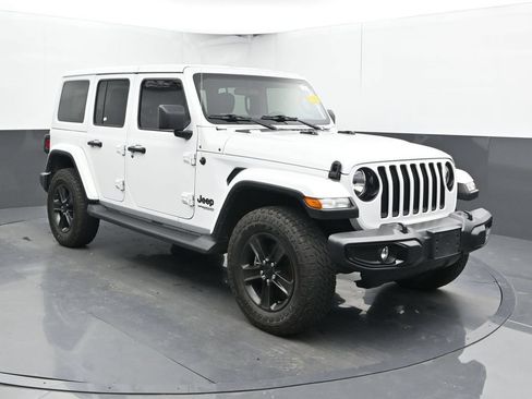 Used 2021 Jeep Wrangler Unlimited Sahara AWD/4WD image 6