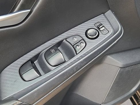 Used 2025 Nissan Sentra SR FWD image 22