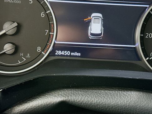 Used 2023 Nissan Pathfinder SL w/ Black Appearance Package image 19