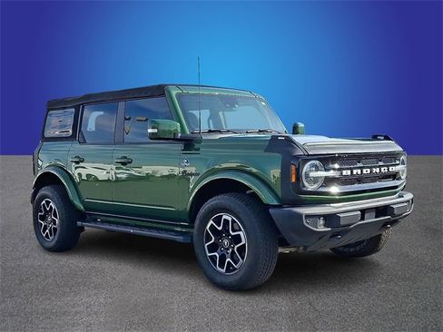 Used 2022 Ford Bronco Outer Banks image 3