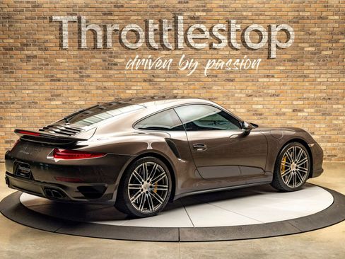 Used 2015 Porsche 911 4 Coupe image 4