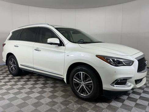 Used 2019 INFINITI QX60 Luxe w/ Essential Package image 9