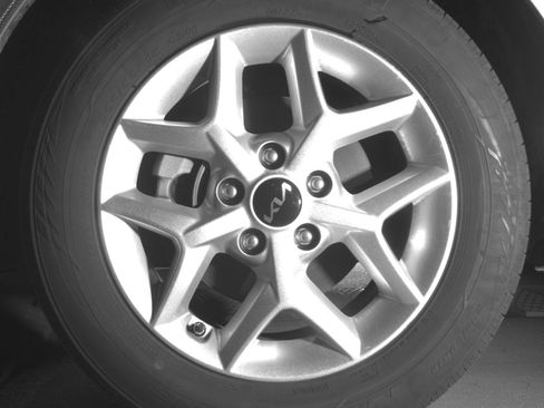 Used 2025 Kia Soul LX w/ LX Technology Package FWD image 15