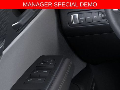 Used 2026 GMC Acadia Elevation w/ Elevation Premium Package AWD/4WD image 22