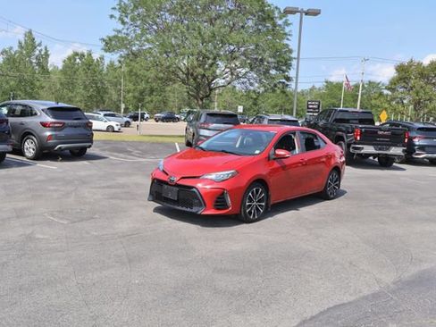Used 2018 Toyota Corolla SE FWD image 3
