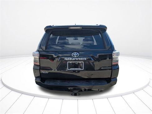 Used 2016 Toyota 4Runner SR5 Premium image 5