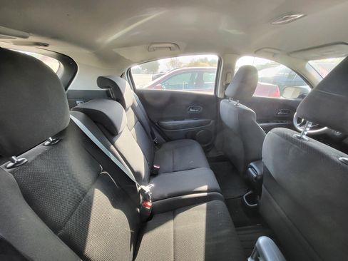 Used 2018 Honda HR-V LX image 9