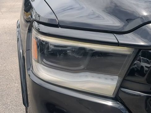 Used 2019 RAM 1500 Laramie AWD/4WD image 10