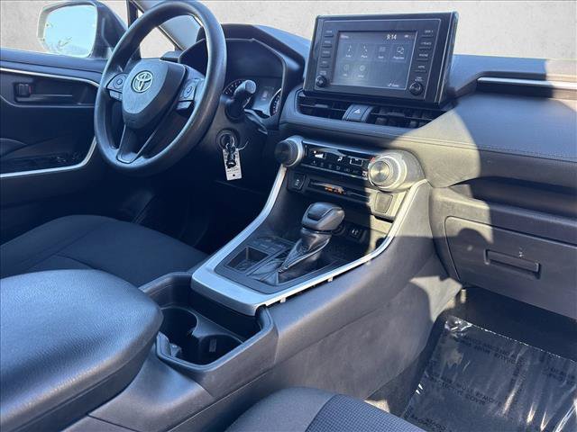 Used 2019 Toyota RAV4 LE FWD image 20