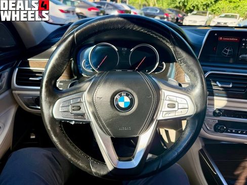 Used 2018 BMW 740i xDrive AWD/4WD image 21