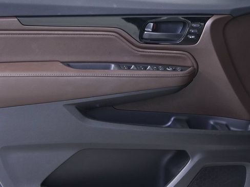 Used 2025 Honda Odyssey Touring image 7