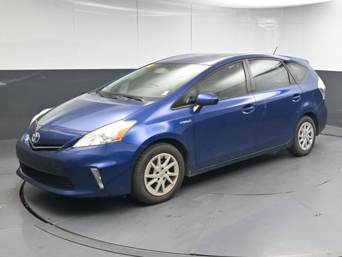 Used 2012 Toyota Prius V Two image 4