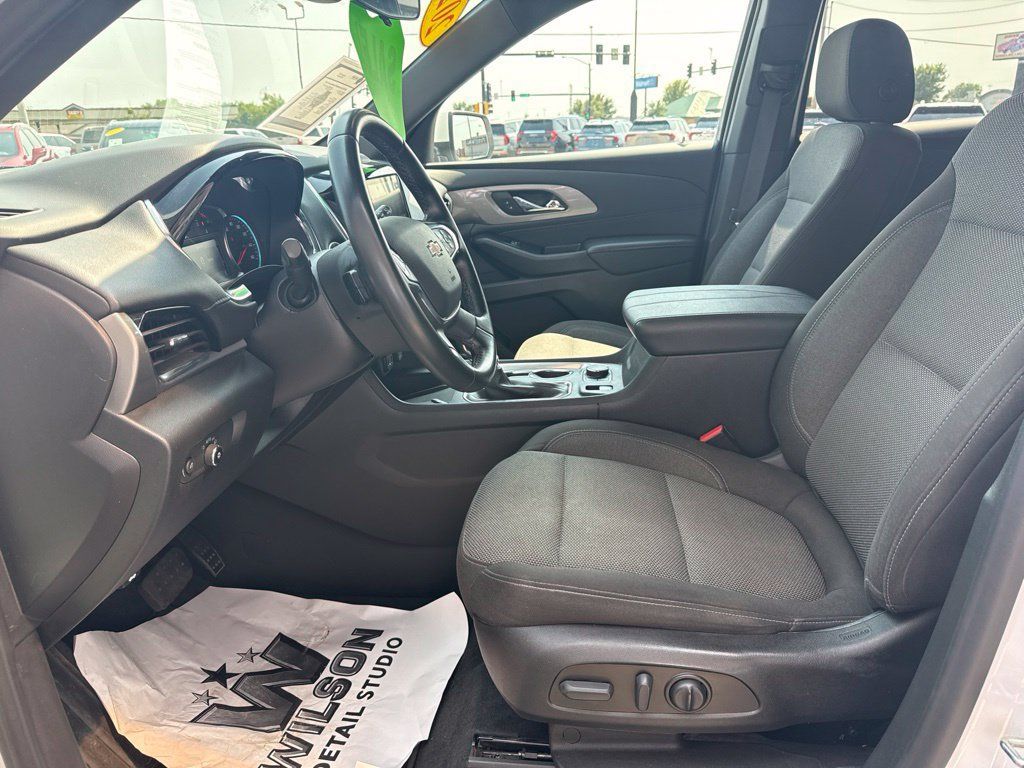 Used 2023 Chevrolet Traverse LT FWD image 21
