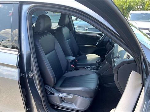 Used 2022 Volkswagen Tiguan SE R-Line AWD/4WD image 17