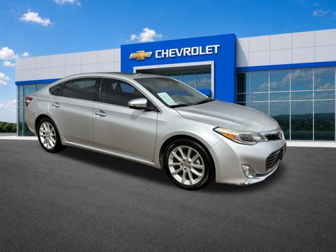 Used 2013 Toyota Avalon XLE Touring FWD image 5