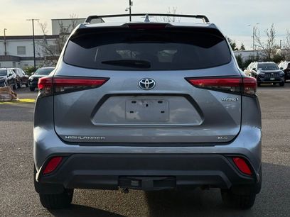 Used 2021 Toyota Highlander XLE