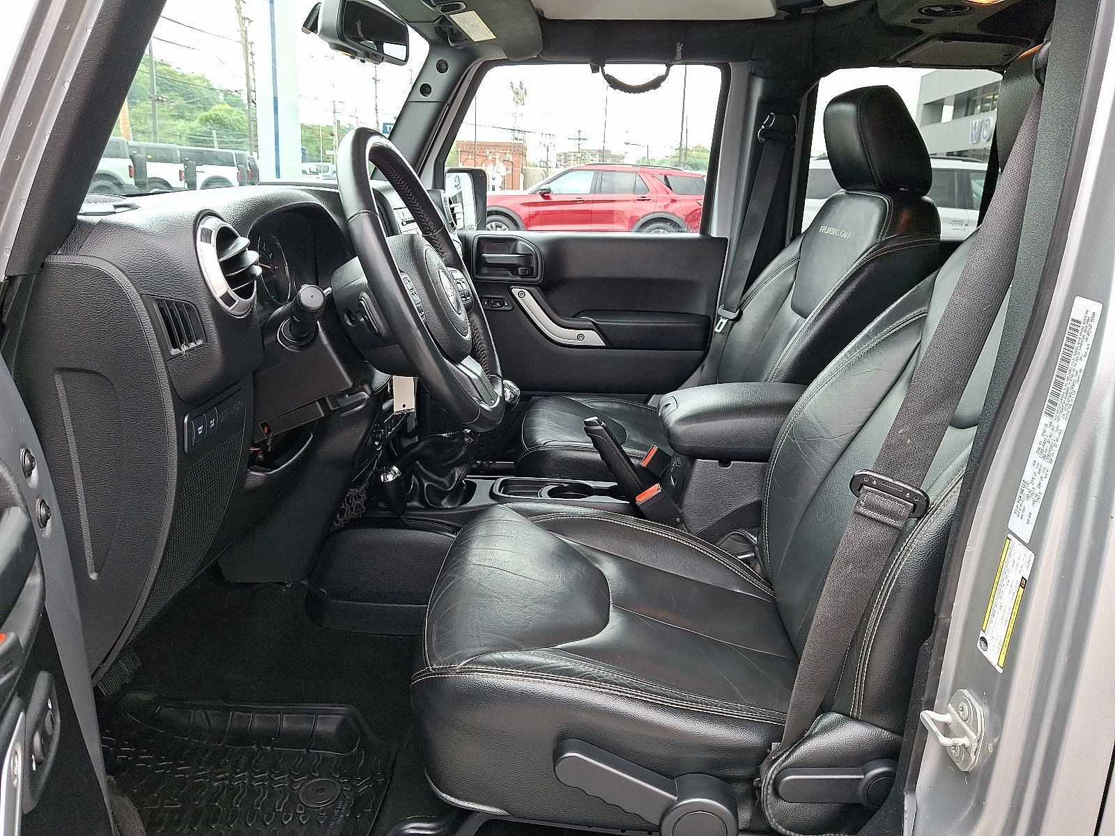 Used 2016 Jeep Wrangler Unlimited Rubicon w/ Connectivity Group AWD/4WD image 13