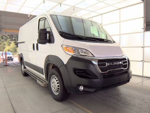 Used 2025 RAM ProMaster 2500 w/ U-Haul Equipment Group FWD image 2