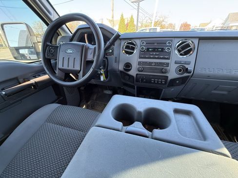 Used 2011 Ford F350 XLT image 3