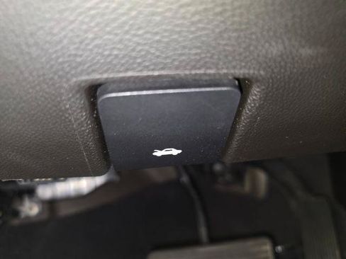 Used 2019 Chevrolet Suburban Premier AWD/4WD image 21