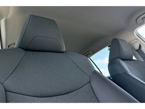 Certified 2025 Toyota RAV4 XLE AWD/4WD image 18