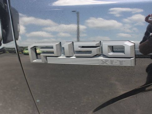 Used 2020 Ford F150 XLT w/ Equipment Group 302A Luxury AWD/4WD image 16