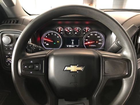 Used 2020 Chevrolet Silverado 1500 Custom w/ Custom Value Package AWD/4WD image 15