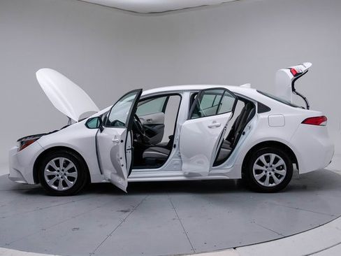 Used 2023 Toyota Corolla LE image 18