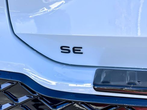 New 2026 Volkswagen Tiguan SE R-Line image 25