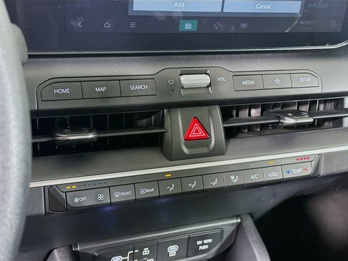 Used 2025 Kia K4 LXS image 24