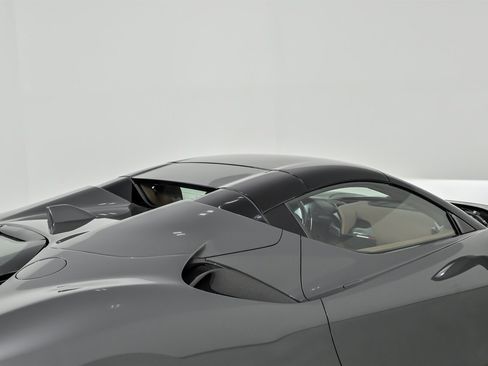 Used 2024 Ferrari SF90 Spider image 46