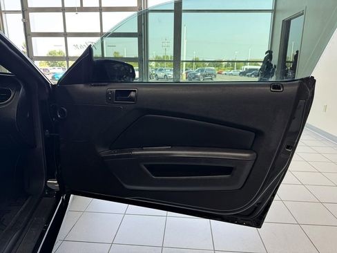 Used 2013 Ford Mustang GT image 18