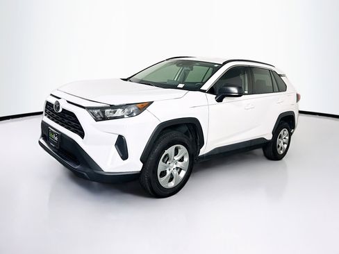 Used 2020 Toyota RAV4 LE image 3
