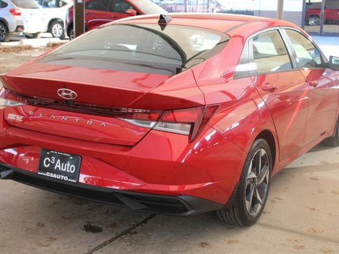 Used 2023 Hyundai Elantra SEL w/ Convenience Package image 11