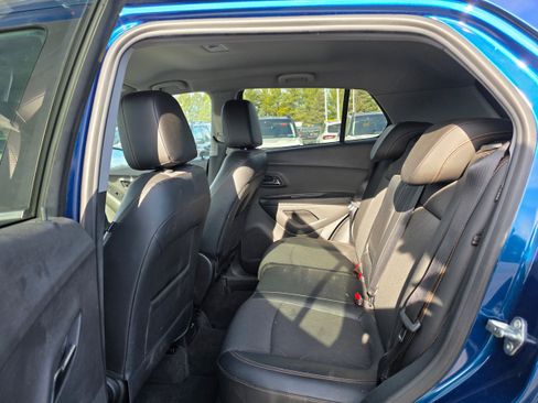 Used 2019 Chevrolet Trax LT w/ LT Convenience Package image 9