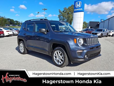 Used 2022 Jeep Renegade Latitude image 1
