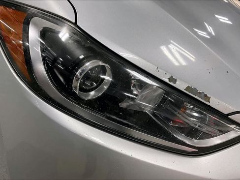 Used 2017 Hyundai Elantra Limited FWD image 27