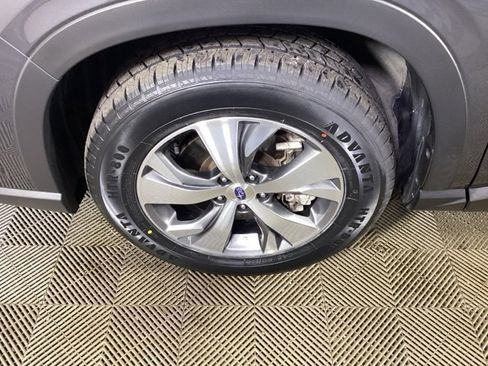 Certified 2022 Subaru Ascent Premium w/ Convenience Package image 8