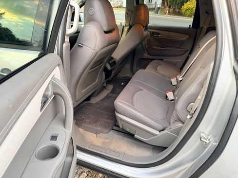 Used 2016 Chevrolet Traverse LS image 12