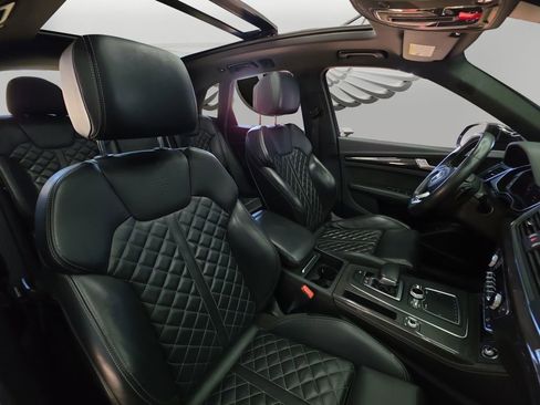 Used 2020 Audi SQ5 Premium Plus w/ Premium Plus Package image 19